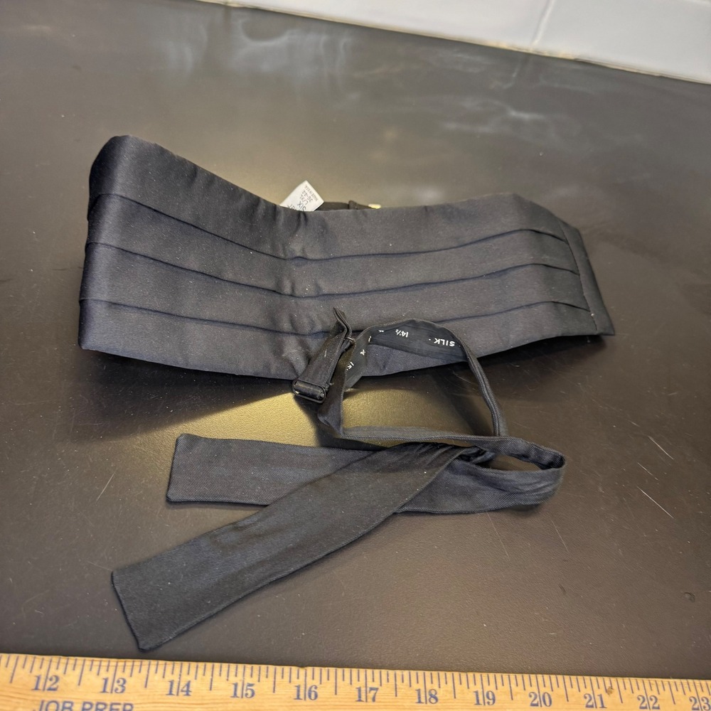 After Six Cummerbund Bow Tie Set Mens L/XL Black Silk Pleated Formal USA 016